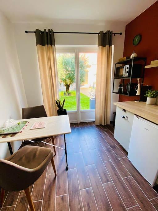 Studio D'Hotes Avec Piscine « Le Clos N°6 » Cormicy Zewnętrze zdjęcie